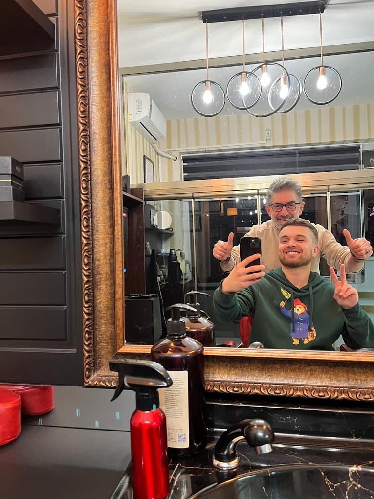 Sedat Sevgin - Müşteri ile fotoğraf