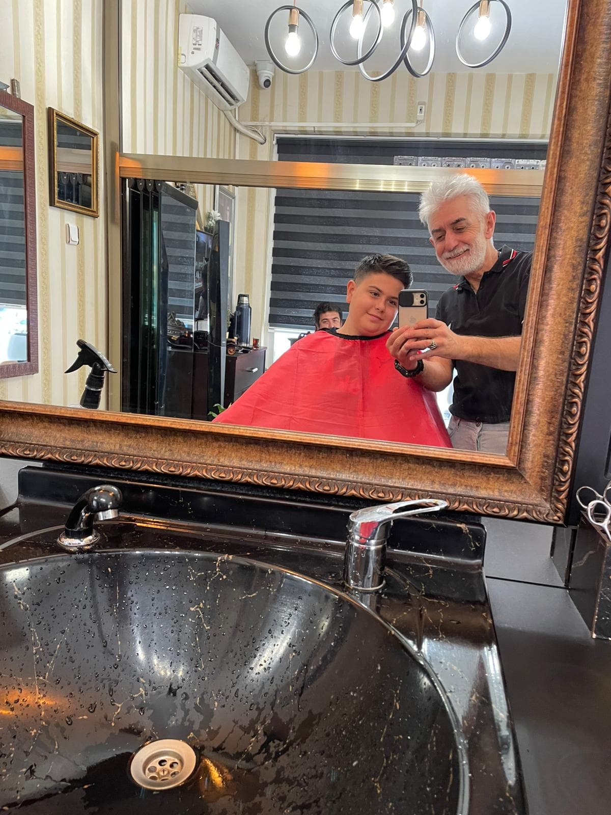 Sedat Sevgin Saç Tasarım - Salon ortamı